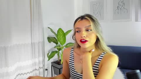 Snapshot of ary_cam230 chatting on March 8, 2025, 10:02 pm Zahaara online show from March 8, 2025, 10:02 pm