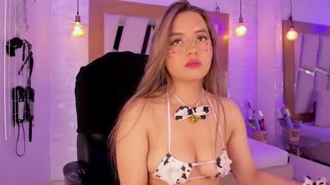 Snapshot of ary_cooper_ chatting on March 8, 2025, 3:35 pm Ary Cooper online show from March 8, 2025, 3:35 pm