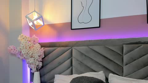 ARY THOMPSON online show from January 13, 2025, 8:15 pm