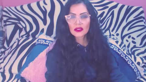 Snapshot of ary_z chatting on October 31, 2025, 3:29 am Ary online show from October 31, 2025, 3:29 am