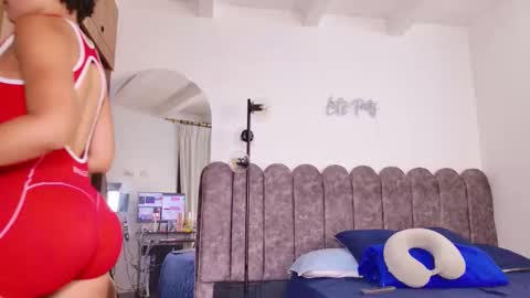 aryascollins online show from March 25, 2026, 11:44 pm