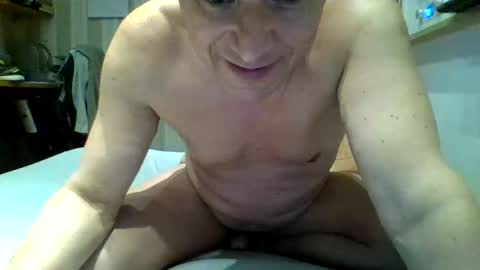 Snapshot of as660660 chatting on February 6, 2026, 11:52 pm as660660 online show from February 6, 2026, 11:52 pm