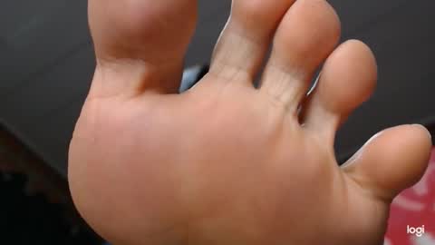 ashley online show from December 21, 2025, 4:19 am