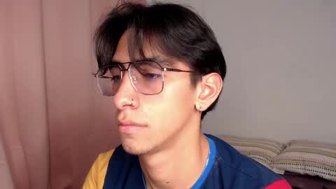 Snapshot of ash_v1 chatting on November 18, 2025, 12:38 am Ash online show from November 18, 2025, 12:38 am