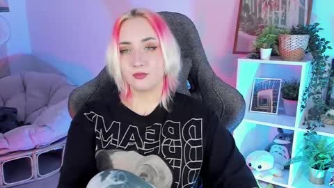 Snapshot of asheluck chatting on March 3, 2025, 2:15 am AshleyAshe online show from March 3, 2025, 2:15 am