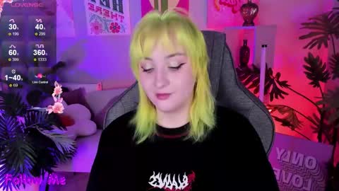 Snapshot of asheluck chatting on September 28, 2025, 2:17 am AshleyAshe online show from September 28, 2025, 2:17 am