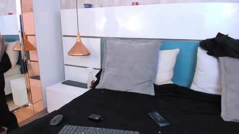 Ashkoreh online show from January 13, 2026, 5:51 pm