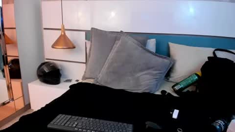 Ashkoreh online show from July 28, 2026, 7:39 pm