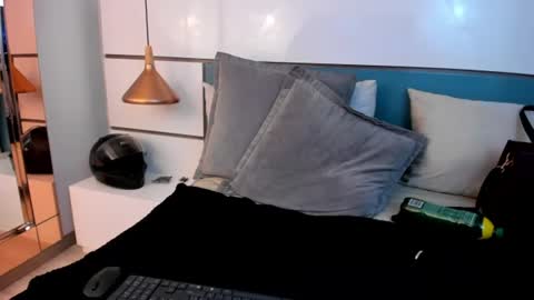 Ashkoreh online show from July 28, 2026, 8:52 pm