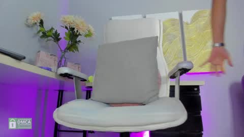 Ashley online show from December 15, 2024, 10:28 am