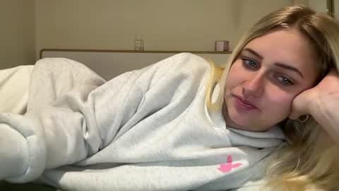Snapshot of ashleigh_carter chatting on June 8, 2026, 10:10 pm Ashleigh Carter xx online show from June 8, 2026, 10:10 pm