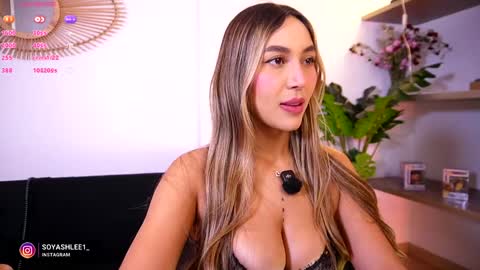 Snapshot of ashley2004_ chatting on November 12, 2025, 11:14 pm Nay online show from November 12, 2025, 11:14 pm