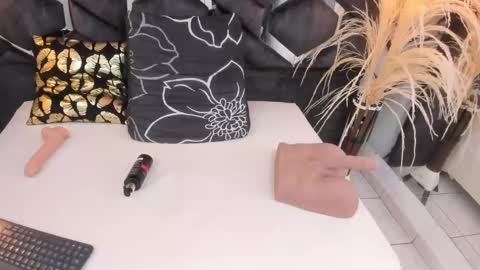 Snapshot of ashley_7777 chatting on February 14, 2025, 5:36 pm ashley_7777 online show from February 14, 2025, 5:36 pm