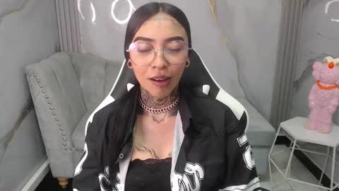 ashley_blum_v online show from October 17, 2025, 8:11 pm