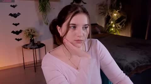   online show from October 28, 2025, 7:45 am