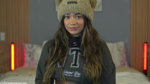  Ashley  online show from February 23, 2025, 5:01 am