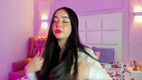 Snapshot of ashley_petit chatting on July 8, 2026, 1:04 pm ashley_petit online show from July 8, 2026, 1:04 pm