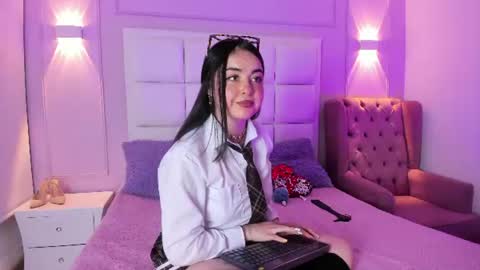 Snapshot of ashley_petit chatting on July 18, 2026, 1:26 pm ashley_petit online show from July 18, 2026, 1:26 pm