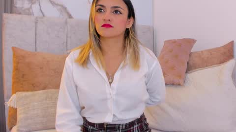 Camila online show from January 28, 2025, 8:26 pm