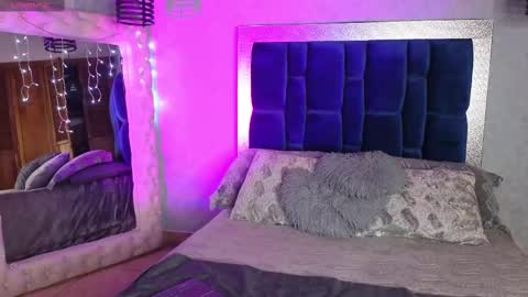 Snapshot of ashleybrend chatting on September 17, 2025, 12:01 am CAMILA online show from September 17, 2025, 12:01 am