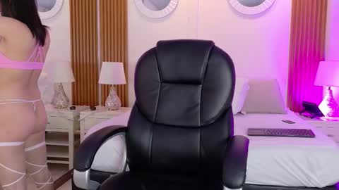 Ashley  online show from November 6, 2025, 4:24 am