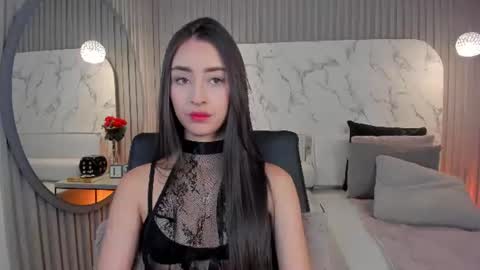 ashleylincolnn online show from August 5, 2026, 4:10 pm