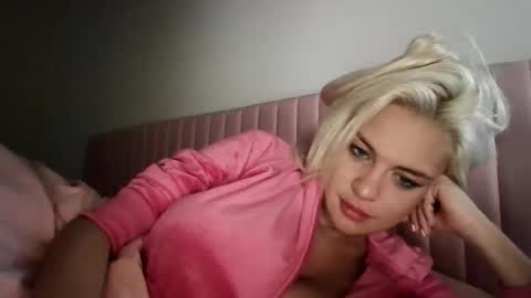 Snapshot of ashleymaddyyyy647935 chatting on April 25, 2026, 4:04 pm ashleymaddyyyy647935 online show from April 25, 2026, 4:04 pm