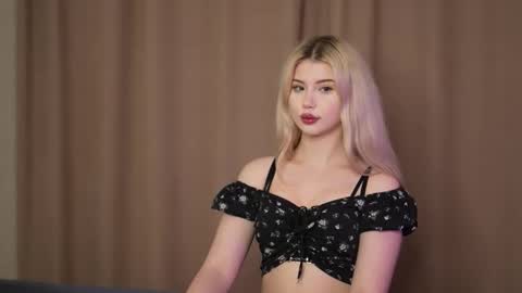 AshleyNiko online show from November 17, 2025, 7:08 pm