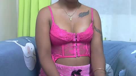 Snapshot of ashleyqueen_x chatting on October 16, 2025, 1:50 am ashleyqueen X online show from October 16, 2025, 1:50 am