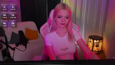 ashleysnowflake online show from February 22, 2025, 9:34 am
