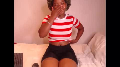 ashleyt255 online show from September 13, 2025, 3:34 pm