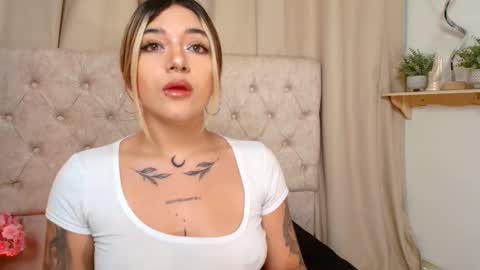 Ashley Lauren online show from March 7, 2025, 4:13 am