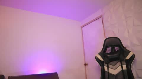 Ashley Lauren online show from February 13, 2026, 4:41 am