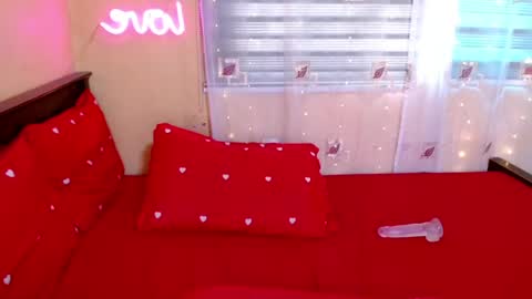 AshleyNicole online show from May 27, 2026, 1:57 am