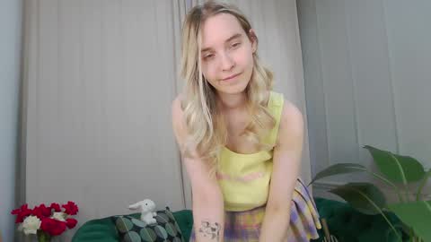 ashly_cherry online show from April 1, 2026, 1:41 pm