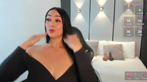 Snapshot of ashly_moonn chatting on June 10, 2026, 12:37 pm A S H L Y online show from June 10, 2026, 12:37 pm