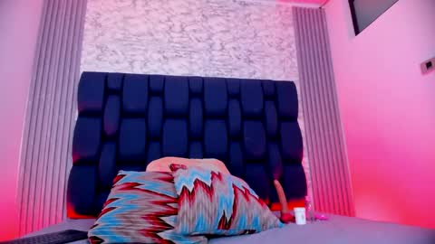 ashlybenison online show from February 26, 2025, 5:31 am