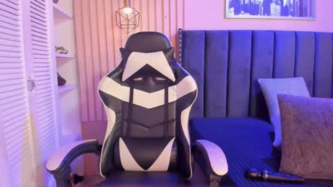 ashlye_miller_ online show from November 27, 2025, 4:14 am