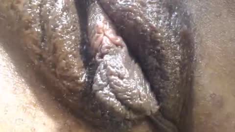 AshlyGoma online show from November 5, 2025, 10:15 am