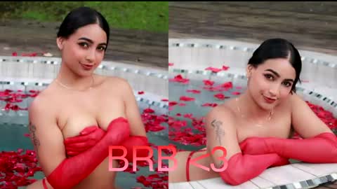 Snapshot of ashlyrouxx chatting on May 15, 2026, 11:01 pm Ashly Rouxx online show from May 15, 2026, 11:01 pm