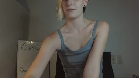 Snapshot of ashquartz chatting on September 10, 2025, 12:21 am Ash online show from September 10, 2025, 12:21 am