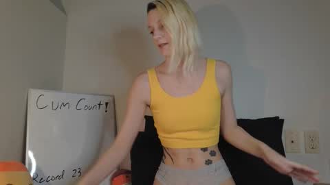 Snapshot of ashquartz chatting on March 11, 2026, 1:00 am Ash online show from March 11, 2026, 1:00 am