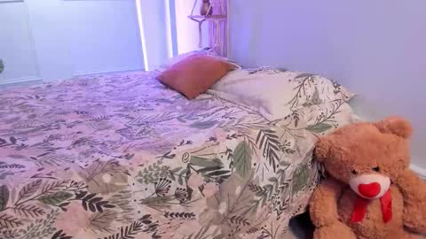 Snapshot of asia_lune chatting on December 14, 2025, 4:01 pm MyaFontaine online show from December 14, 2025, 4:01 pm