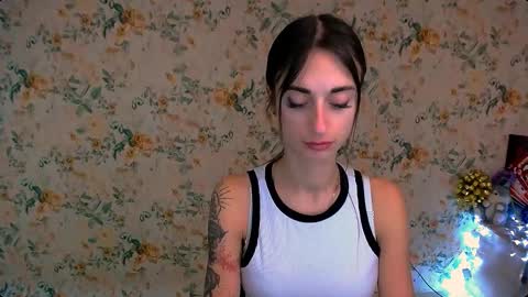 Snapshot of asia_n_ chatting on December 20, 2024, 11:00 am asia_n_ online show from December 20, 2024, 11:00 am