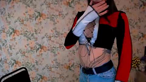 Snapshot of asia_n_ chatting on February 10, 2025, 10:53 am asia_n_ online show from February 10, 2025, 10:53 am