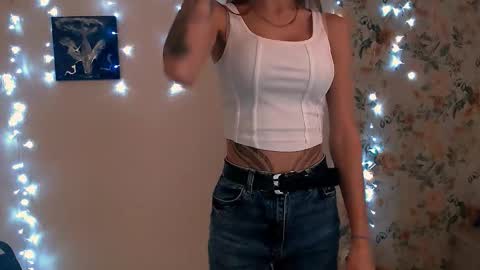 Snapshot of asia_n_ chatting on October 11, 2025, 6:01 am asia_n_ online show from October 11, 2025, 6:01 am