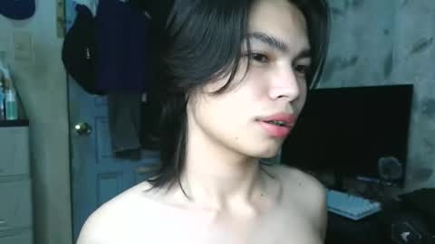 asian_babyboi online show from October 2, 2025, 12:56 pm