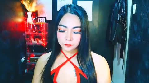 evelyn online show from April 1, 2026, 2:03 pm