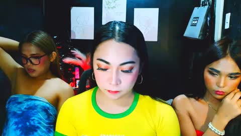 evelyn online show from April 6, 2026, 1:23 pm