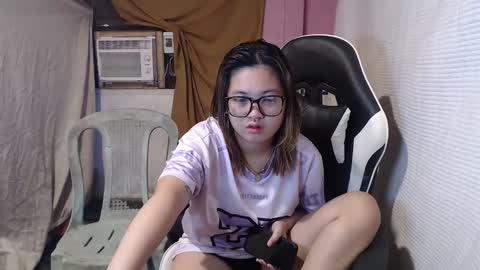 Snapshot of asian_honey69 chatting on September 17, 2025, 5:25 pm bb girl online show from September 17, 2025, 5:25 pm